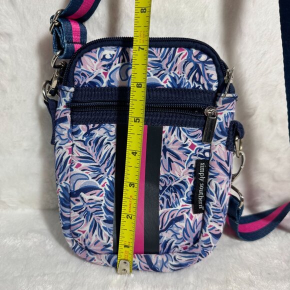 Simply Southern Neoprene Crossbody Bag With Floral Print & Adjustable Strap - Picture 6 of 8